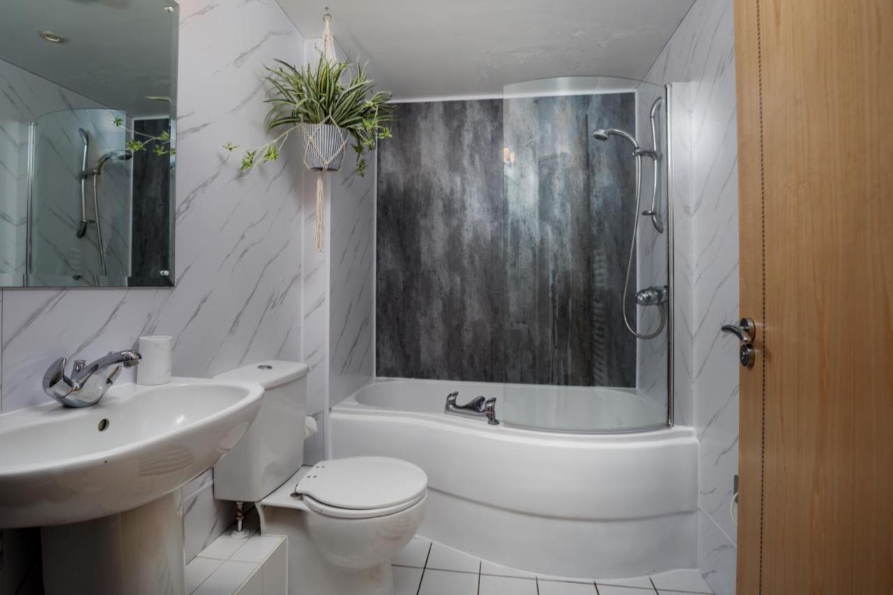 Leeds Most Stunning Penthouse! - Sleeps 8 Apartment Exterior photo