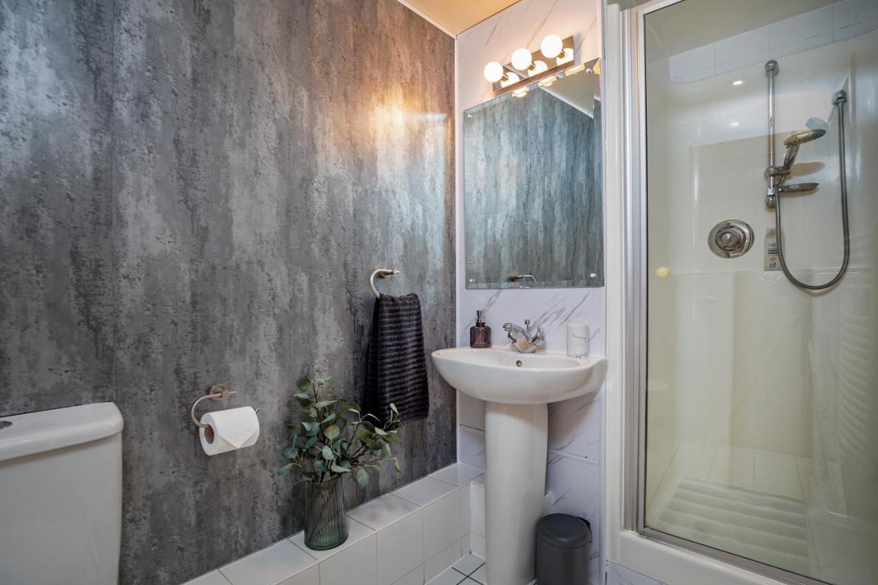 Leeds Most Stunning Penthouse! - Sleeps 8 Apartment Exterior photo